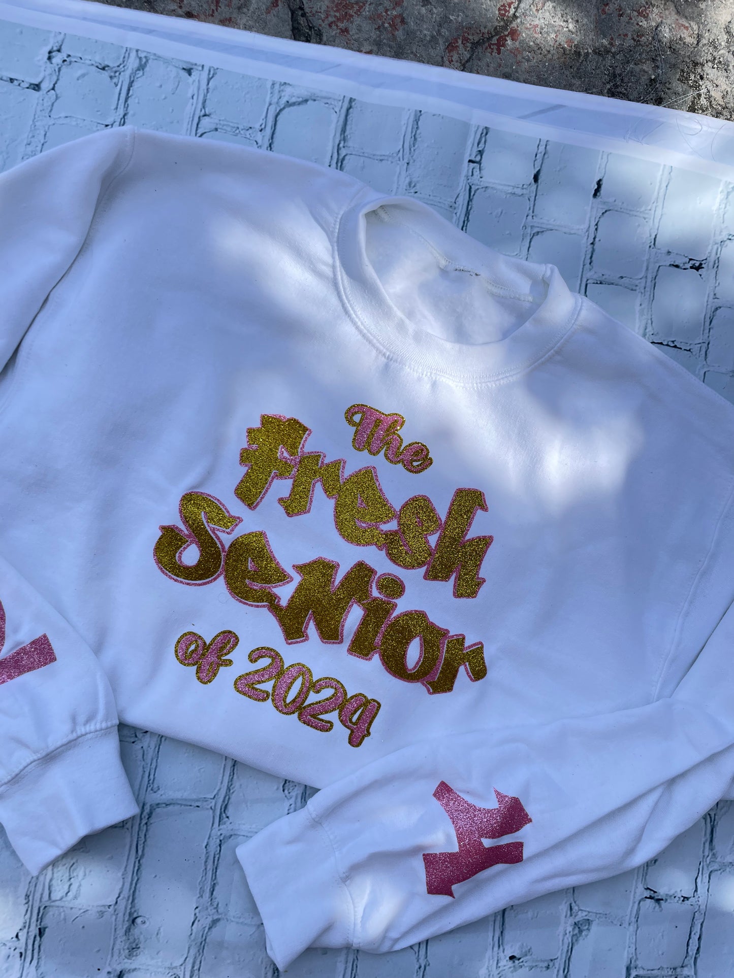 THE FRESH SENIOR... SWEATSHIRT *READ DESCRIPTION*